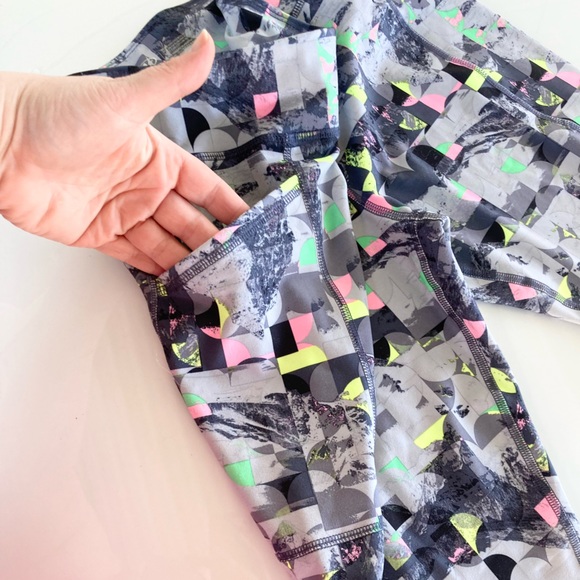 Athletic Works Leggings Gray with Graphic Design - size XL (14-16) Plus - NWT - Picture 10 of 13